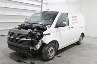 damaged passenger cars Volkswagen Transporter T6 2022/12