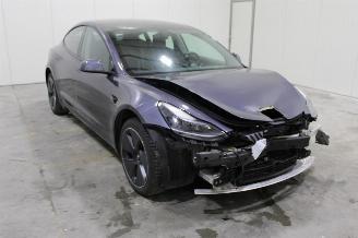 Tesla Model 3  picture 2