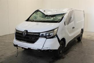 uszkodzony samochody osobowe Renault Trafic  2025/5