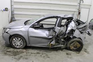 Peugeot 208  picture 7