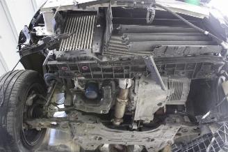 Peugeot 208  picture 16