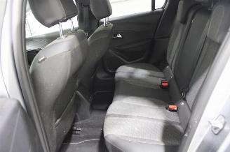 Peugeot 208  picture 12