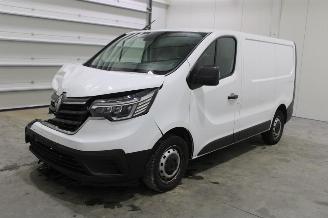 krockskadad bil auto Renault Trafic  2022/8