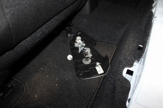 Renault Clio  picture 21