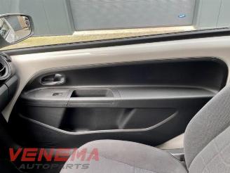 Volkswagen Up! Up! (121), Hatchback, 2011 1.0 12V 75 picture 21