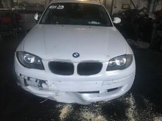 Salvage car BMW 1-serie BENZINE - 1600CC - 6VIT 2010/1