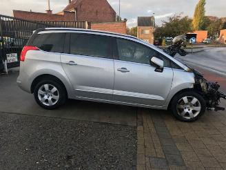 demontáž osobní automobily Peugeot 5008 DIESEL - 1560CC - 84KW 2012/11