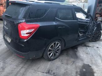 Salvage car Ssang yong XLV 1600 diesel 85KW 2017 2017/1