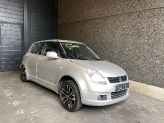 Coche siniestrado Suzuki Swift (ZA/ZC/ZD1/2/3/9) Hatchback 2005 / 2010 1.3 VVT 16V Hatchback  Benzine 1.328cc 68kW (92pk) FWD 2005-02/2010-09 2007/4