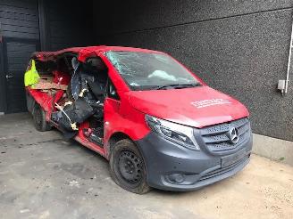 krockskadad bil auto Mercedes Vito Vito (447.6) Van 2018 2.2 119 CDI 16V BlueTEC Bestel  Diesel 2.143cc 140kW (190pk) RWD 2018/2