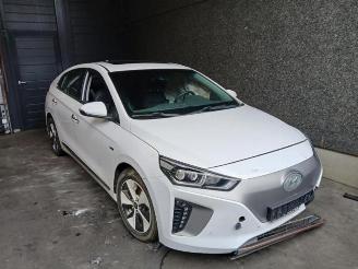 Salvage car Hyundai Ioniq Ioniq, Liftback, 2016 / 2022 Electric 2018/8