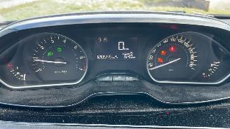 Peugeot 208  picture 11