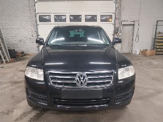 damaged passenger cars Volkswagen Touareg  2006/11