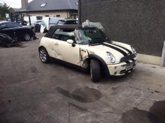 Vrakbiler auto Mini Cooper cabrio  1600 benzine 2006/1