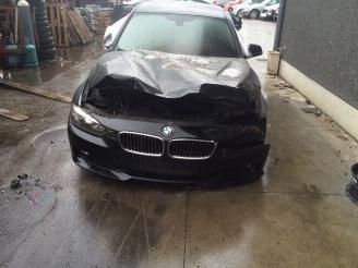 demontáž osobní automobily BMW 3-serie 320 f30 2013/1