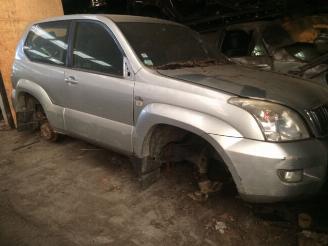 Uttjänta bilar auto Toyota Landcruiser 3000cc diesel 2006/1