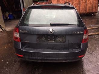 Uttjänta bilar auto Skoda Octavia 1600cc/ diesel/tdi/automaat 2017/1