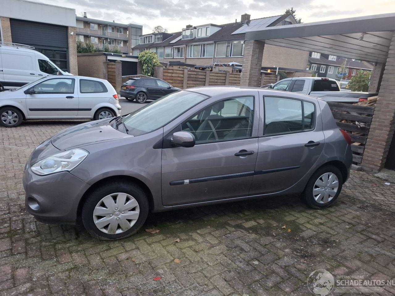 Renault Clio clio 1.2 tce GEEn SCHADE TOP auto  airco navi 112000km 5drs NAP