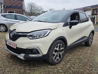 skadebil auto Renault Captur CAPTUR  13TCE 150 PK AUTOMAAT 69000KM AIRBAG RIJDBAAR 2019/3