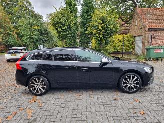Volvo V-60 R-Design 2.0d 88KW Navi Stoelverw. picture 2