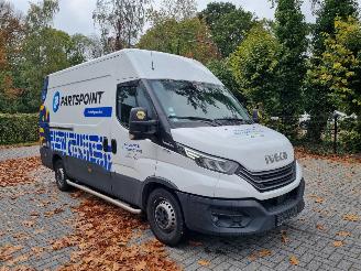 Voiture accidenté Iveco Daily 35-140 Hi-Matic Airco Navi 2022/2