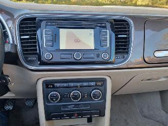 Volkswagen Beetle Cabrio 2.0 TDI 103 KW Stoelver Navi Xenon picture 14