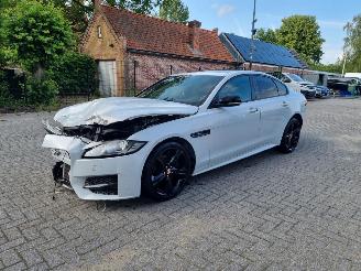 damaged passenger cars Jaguar XF 20d Aut. Rsport Pano Navi Led 2015/10