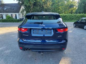 Jaguar F-Pace 20d Aut. AWD Prestige Pano picture 4