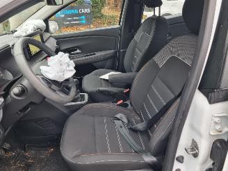 Dacia Sandero Stepway 1.0 TCE Navi Airco Camera picture 14