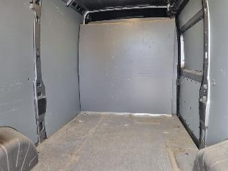 Peugeot Boxer BlueHDI 140 L2 H2 picture 9