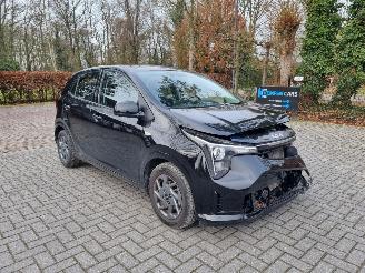 Damaged car Kia Picanto 1.0 AUTOMAAT Navi Airco Camera 2025/7
