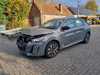 damaged passenger cars Peugeot 208 1.2 Hybr. Aut. Navi Stoelverw 2025/1