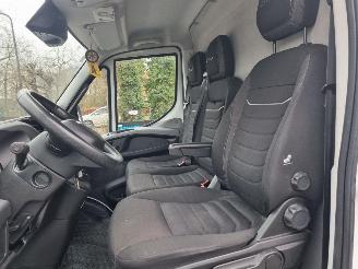 Iveco Daily 35S14 Aut. Airco Navi picture 14