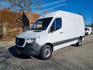 skadebil bedrijf Mercedes Sprinter 317 CDI Aut. L2 H2 Mbux Camera 2023/1