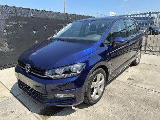 uszkodzony samochody osobowe Volkswagen Touran 1.4 TSI MINIMAL DAMAGE | DRIVEABLE DAMAGE 2016/8