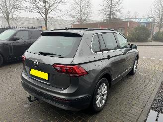 Volkswagen Tiguan 1.4 TSI DSG 4-MOTION SCHADEVRIJ/PANO/TREKHAAK/SIDE-ASSIST/FULL OPTIONS! picture 3