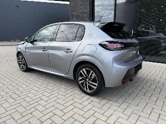 Peugeot 208 1.2 PureTech 101PK EAT8 Aut. Allure picture 11