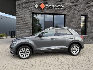 Schadeauto Volkswagen T-Roc 1.5 TSI 150PK DSG7 Sport 2021/11