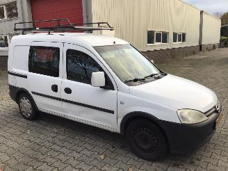 Schadeauto Opel Combo -C-VAN 1.6 benzine / lpg met lichte schade 2006/7