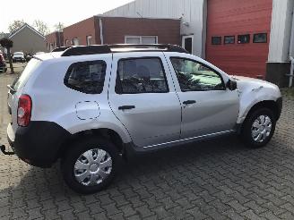 Dacia Duster 1.6 ambiance 2wd  met lichte schade picture 3
