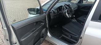 Kia Venga 1.6-DOHC Automatik Climatecontrol Stoelverwarming Lichtautomaat Privacyglas armsteun voor en achter 4xelek ramen Elektrische-spiegels met inklap stand Parkeersensoren Keyless-entry Mistlampen 16-inch Kia velgen picture 11