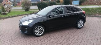 Avarii autoturisme Kia Rio 1.4-16v Automatik Climatecontrol Navi Stoelverwarming Lichtautomaat Privacyglas Stuurwiel met verwarming Achteruitrijcamera 2019/11