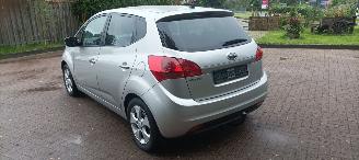 Kia Venga Dream-Team 1.6 Benzine Automaat Keyless entry Climatecontrol Stoelverwarming Lichtautomaat Privacyglas Parkeersensoren achter Trekhaak Mistlampen 16-inch Lichtmetalen velgen picture 5