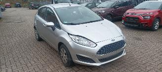 Schadeauto Ford Fiesta 1.5-TDCI Airconditioning stoelverwarming CruiseControl Parkeersensoren 2016/6