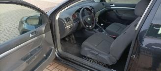 Volkswagen Golf 1.4-16v Climatecontrol CruiseControl Leren-Stuurwiel elektrische ramen Elektrische-spiegels met verwarming Centrale vergrendeling met afstandsbediening mistlampen Parkeersensoren achter Trekhaak picture 15