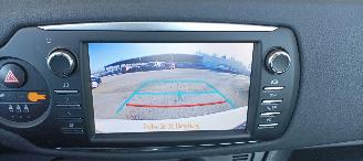 Toyota Yaris Bj: 10-2017 1.5-vvt-i Airconditioning stoelverwarming Multicolor display Regensensor Lichtautomaat Drivelane assistent elektrische ramen Elektrische-spiegels met verwarming Achteruitrijcamera Mistlampen 15inch velgen picture 21