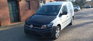 skadebil auto Volkswagen Caddy Bj: 2-2016 2.0TDI euro6 Airconditioning Elektrische ramen Elektrische-spiegels met verwarming Centrale vergrendeling met afstandsbediening Start-Stop systeem 16-inch Velgen 2016/2