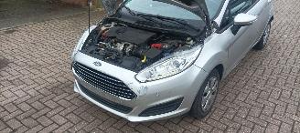 Ford Fiesta Bj: 6-2016 1.5 TDCI euro-6 Airconditioning stoelverwarming Led verlichting Elektrische ramen Elektrische-spiegels automatisch inklapbare buitenspiegels Parkeersensoren voor & Achter picture 22