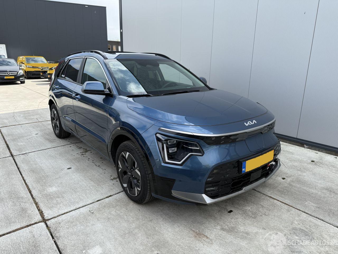 Kia e-Niro Exetive Line 64.8 kWh -LEDER-SCHUIFDAK-NAVI-CAMERA