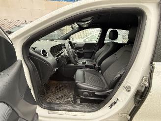 Mercedes B-klasse 200 d AUToMAAT-NAVI-CAMERA-PDC picture 8